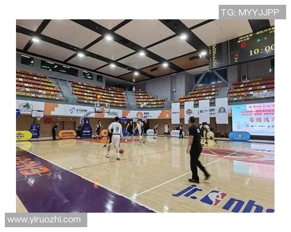 深入分析杭州篮球队阵地战战术特点与执行策略